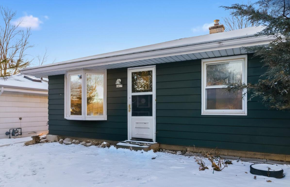 6417 N Green Bay Ave, Glendale, WI 53209
