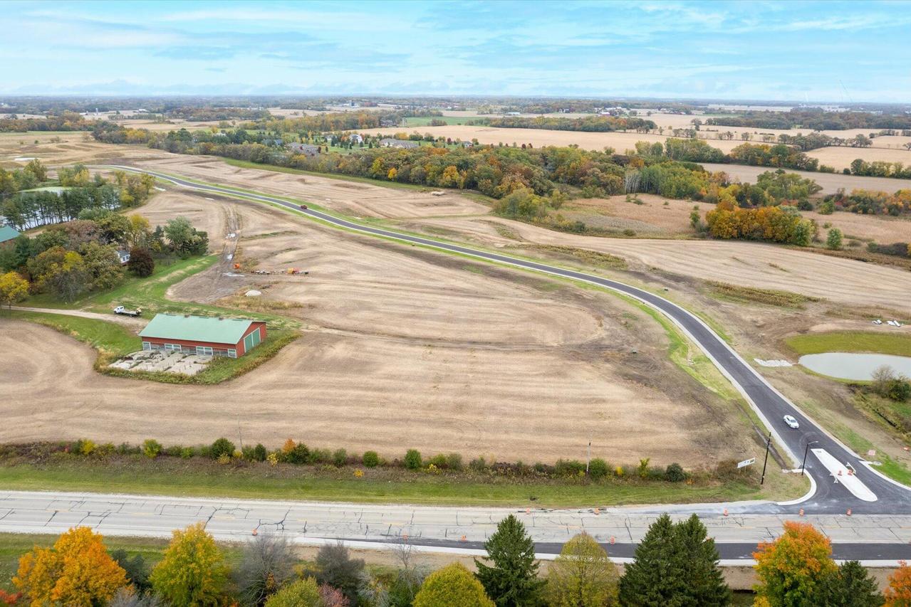 680 Beere Ln, Rochester, WI 53105