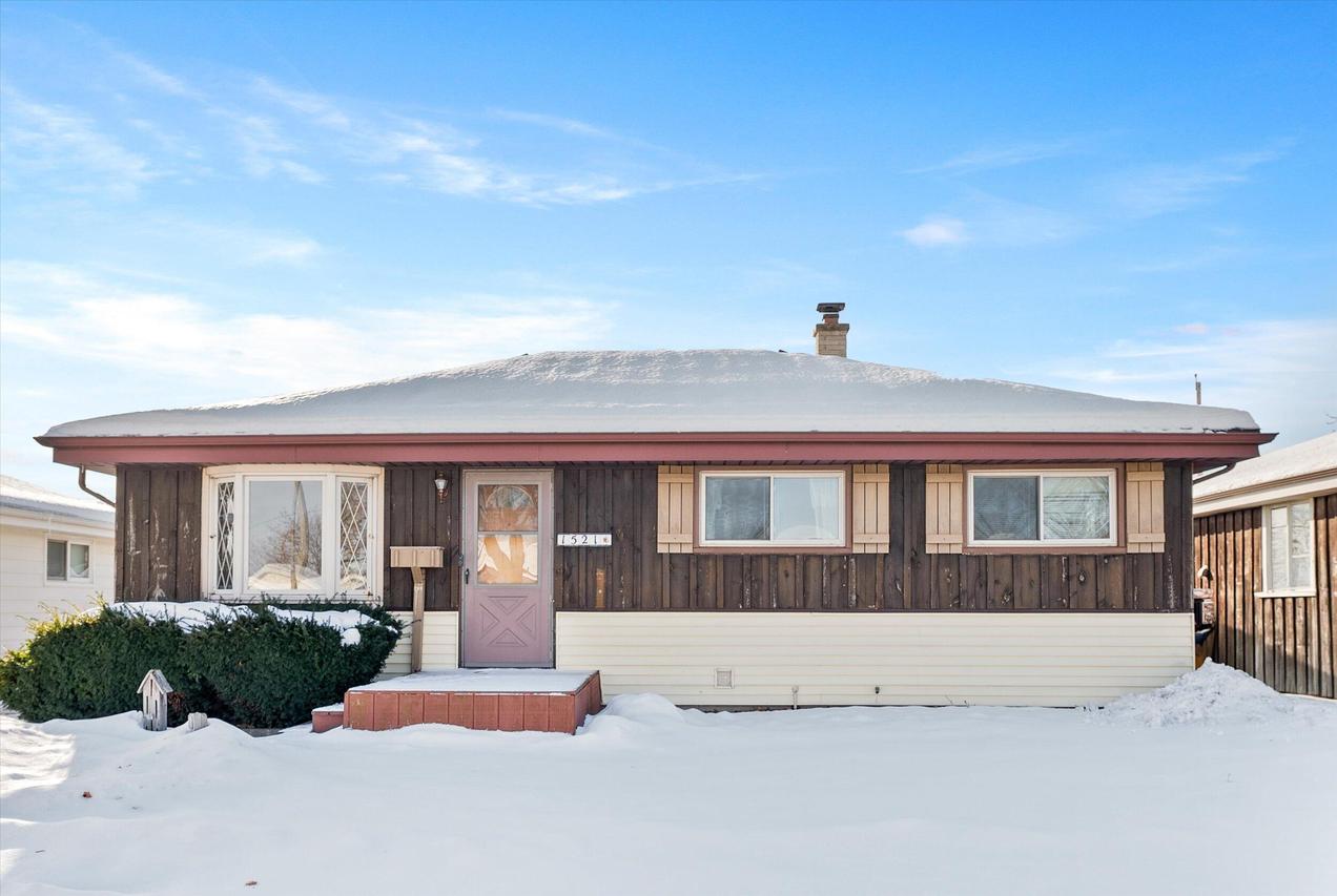 1521 W Holmes Ave, Milwaukee, WI 53221