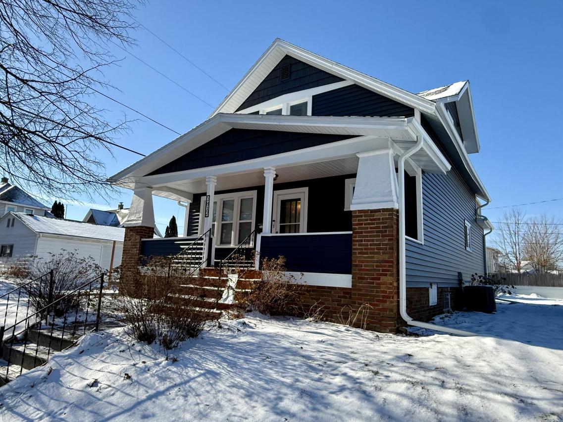 1812 S 10th St, Sheboygan, WI 53081