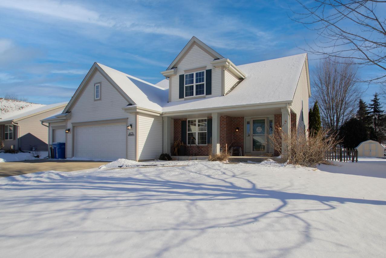 605 Bridlewood Ln, Watertown, WI 53094