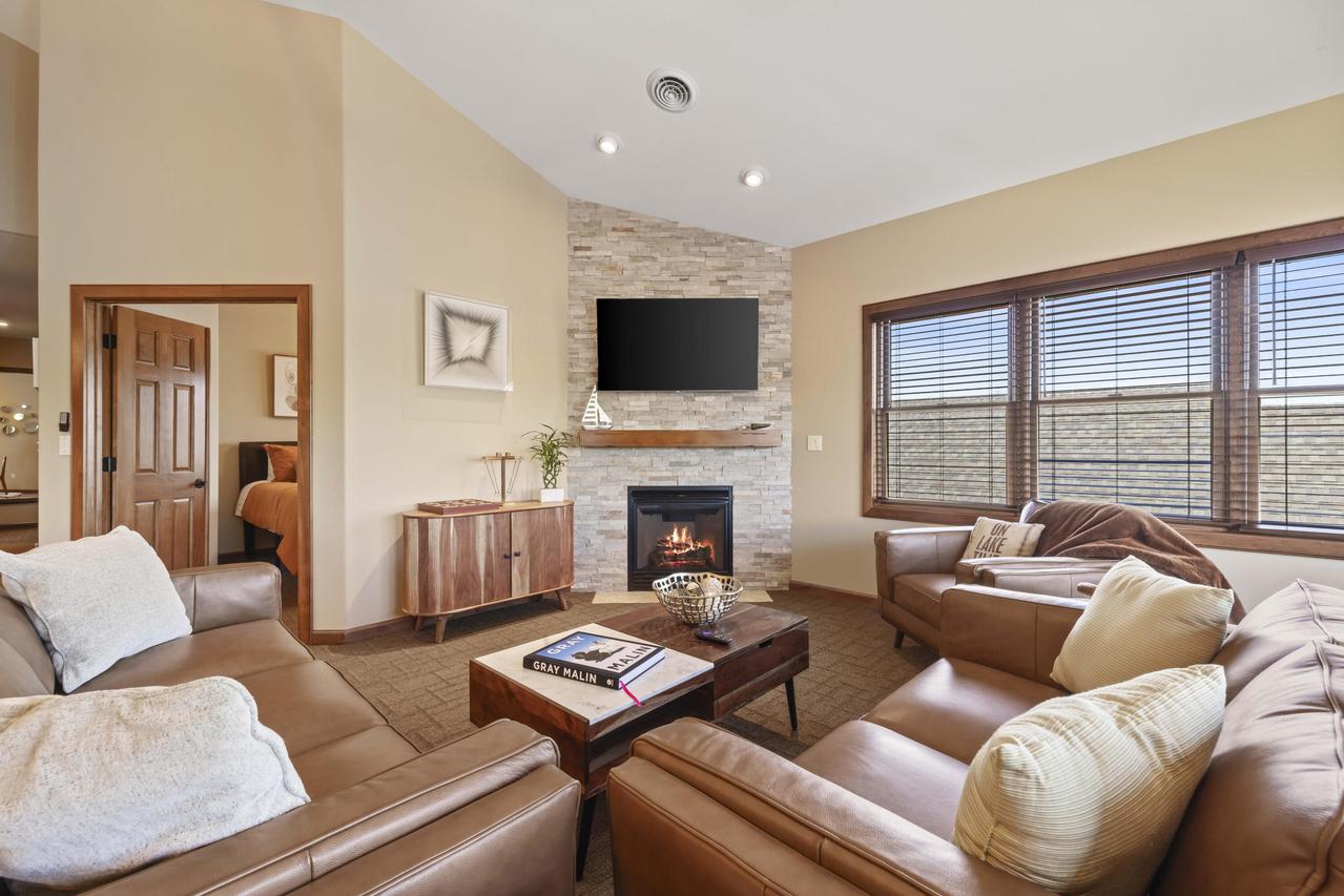 514A S Pier Dr #1, Sheboygan, WI 53081