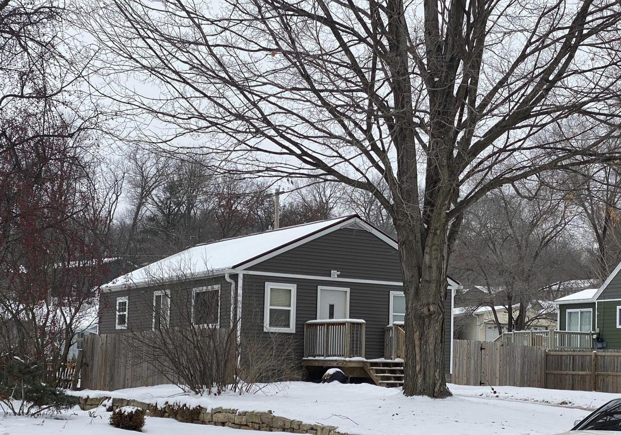 412 Long Coulee Rd, Holmen, WI 54636