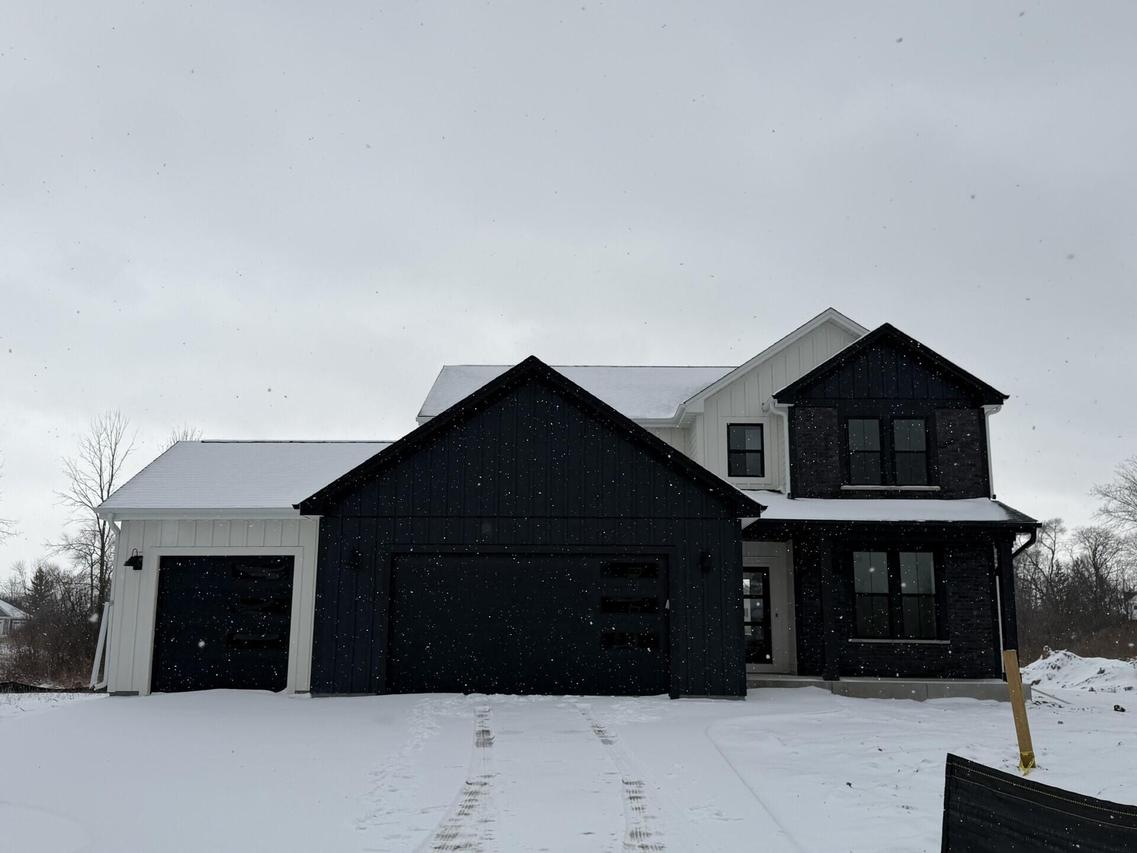 N75W17841 Woody Ln, Menomonee Falls, WI 53051