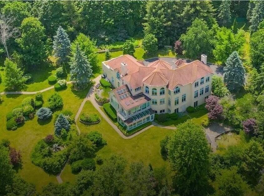 W3318 W Lake Forest, Geneva, WI 53147