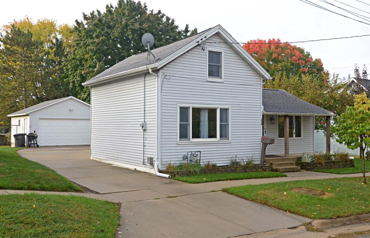 214 W North St, Jefferson, WI 53549