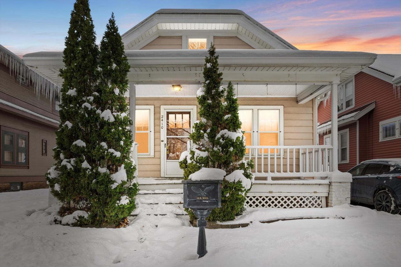 2410 Geneva St, Racine, WI 53402