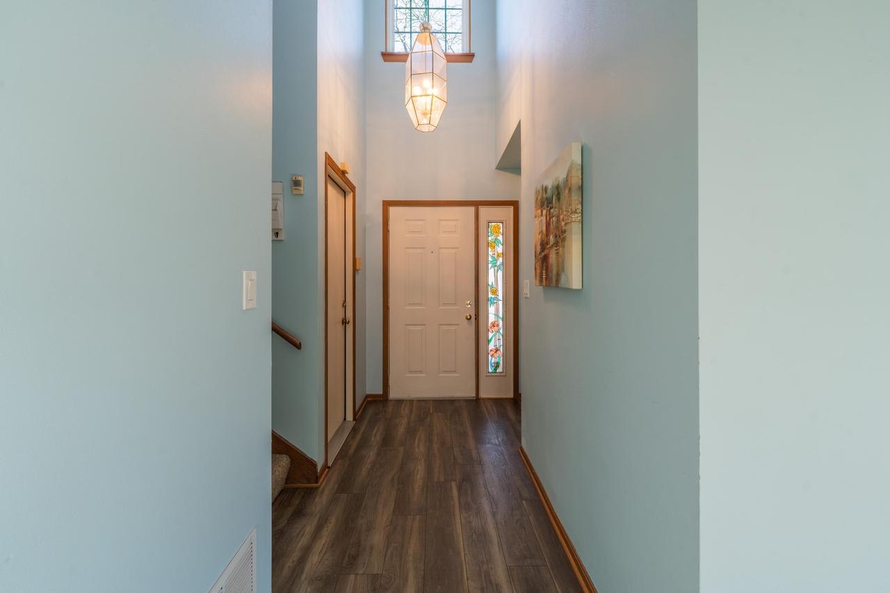 18775 Brookfield Lake #8, Brookfield, WI 53045