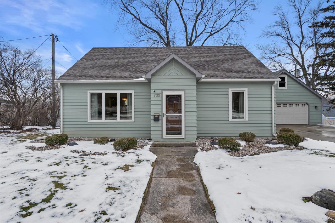 735 High St, West Bend, WI 53090