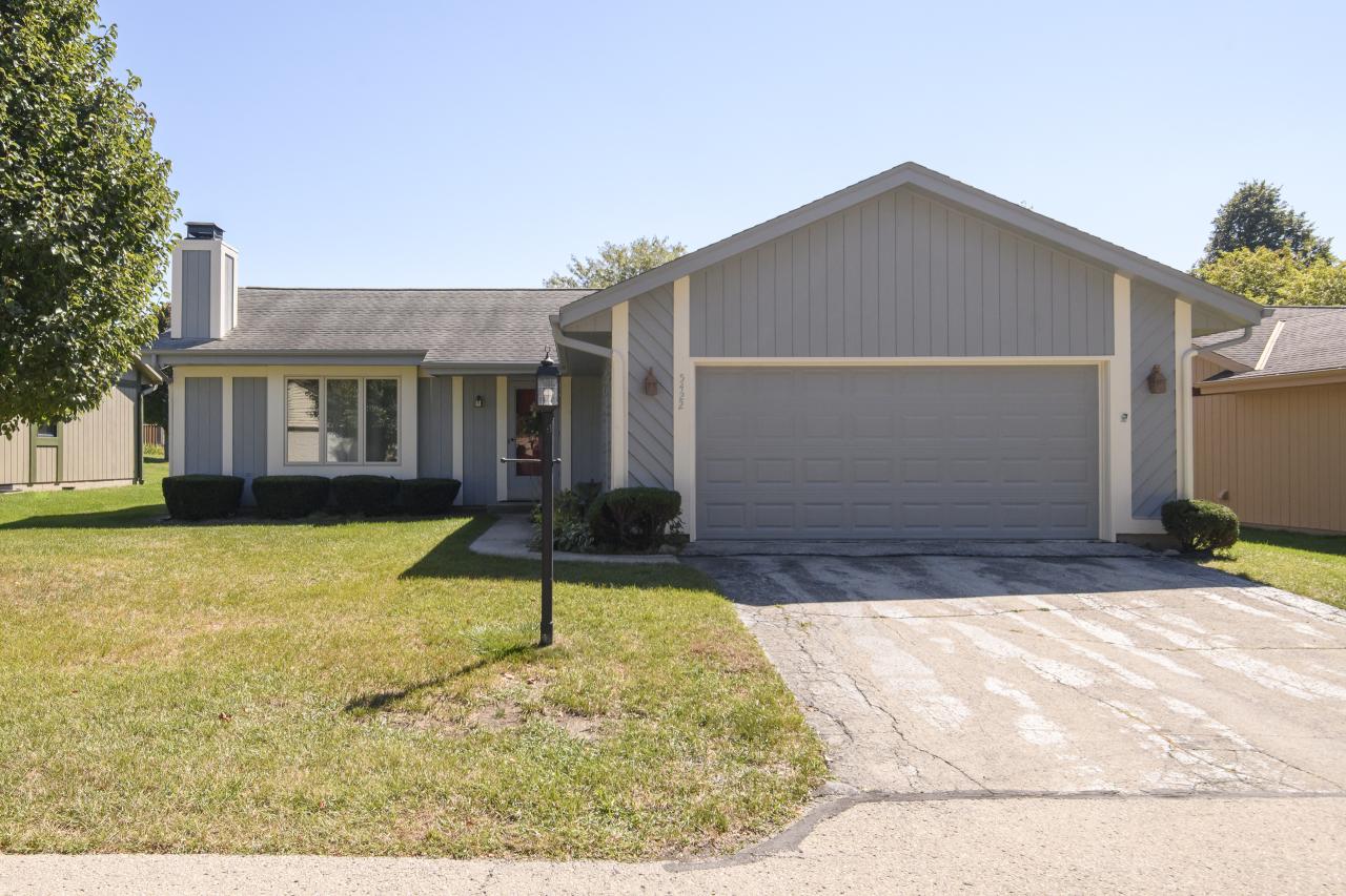 5422 Somerset Ln, Greenfield, WI 53221