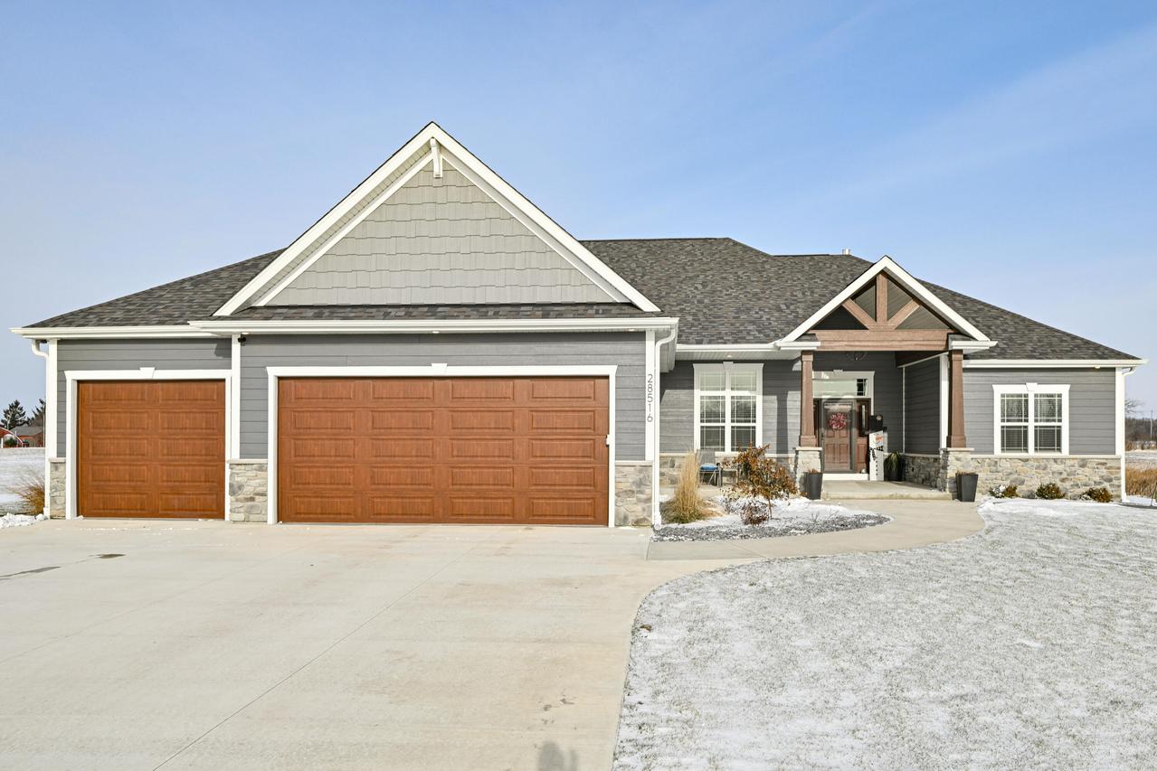 28516 Blue Crane Ct, Rochester, WI 53185