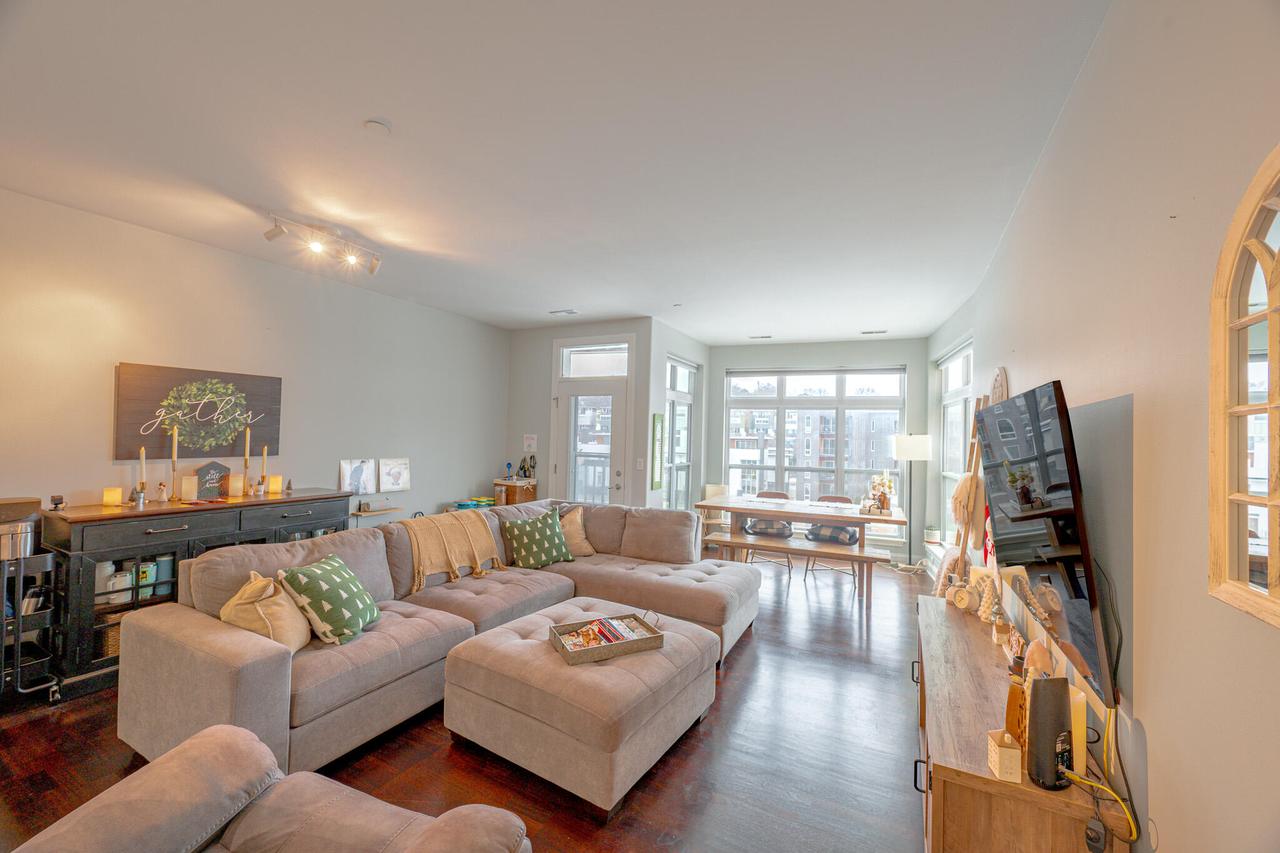 1905 N Water St #205, Milwaukee, WI 53202