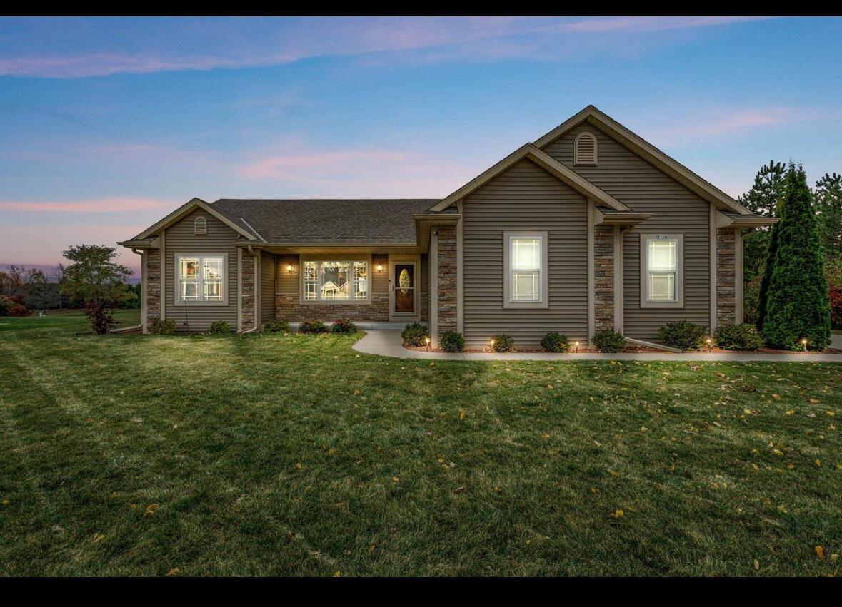 9124 N Brandybrook Trl, Brown Deer, WI 53223