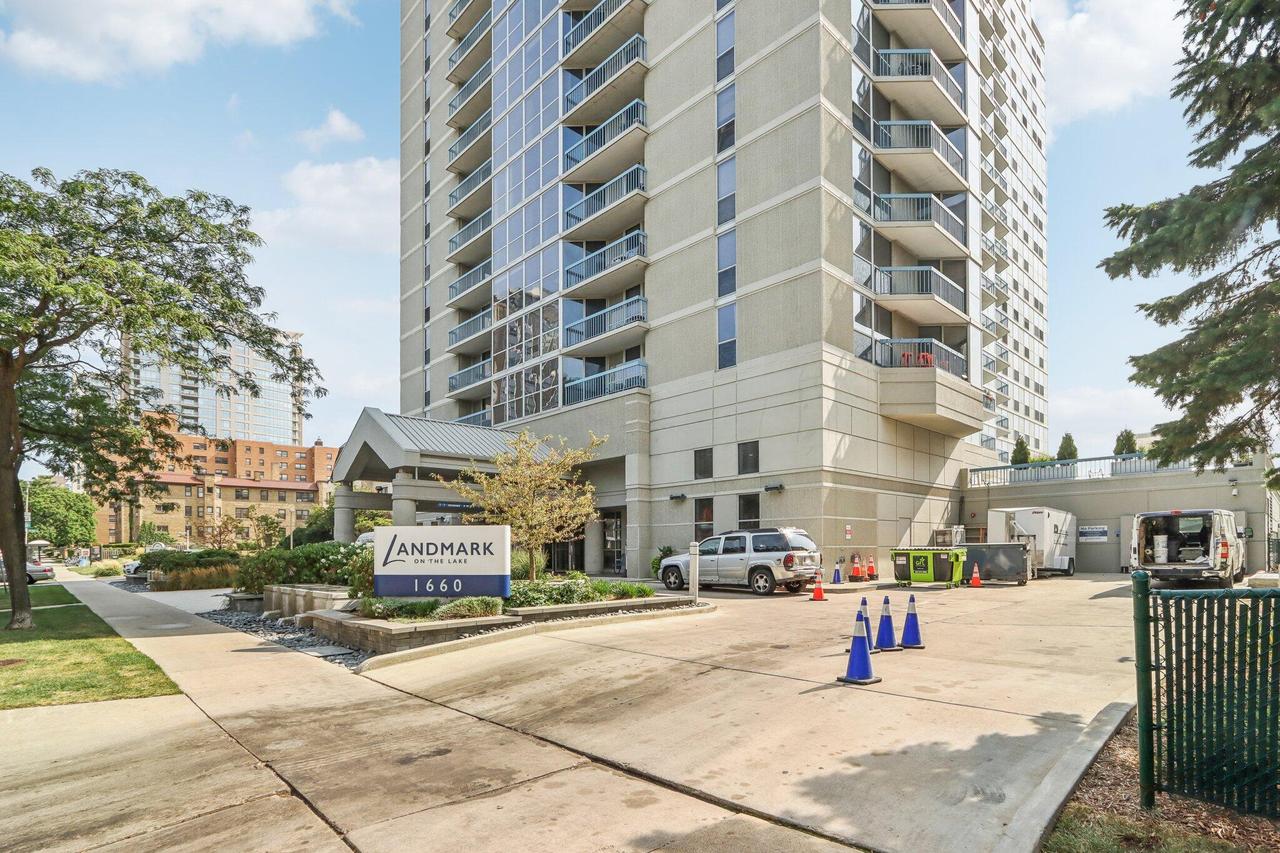 1660 N Prospect Ave #2008, Milwaukee, WI 53202