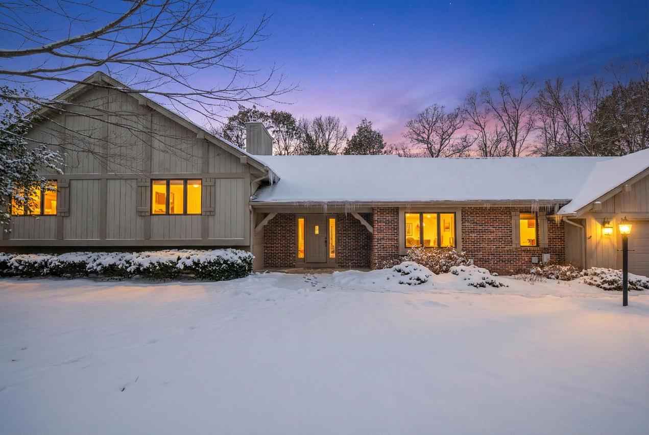 279 High Forest, Grafton, WI 53012