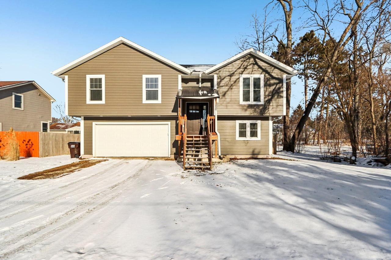 W1018 Larkspur Rd, Bloomfield, WI 53128