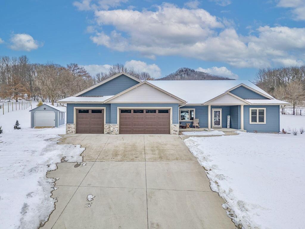 W7306 Sylvester Rd, Holland, WI 54636