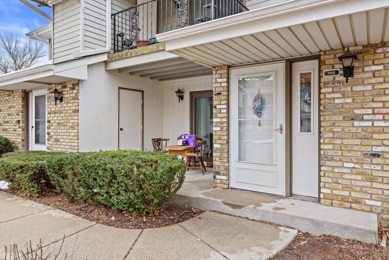 1430 Phesant Run #102, Racine, WI 53406