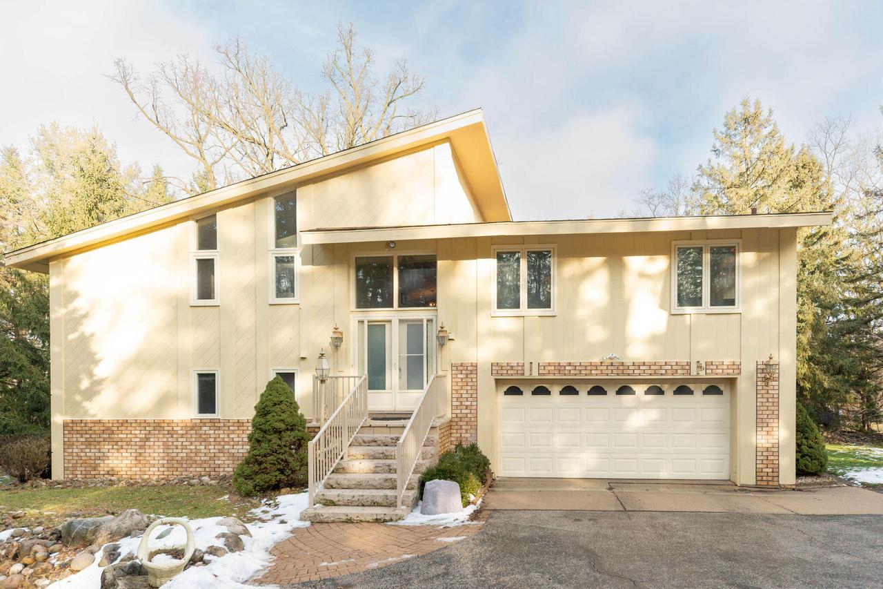 N11W31386 Fairfield Way, Delafield, WI 53018