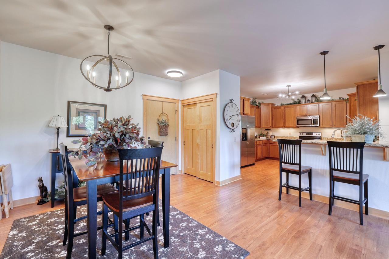 N51W34861 Wisconsin Ave #3114, Oconomowoc, WI 53069