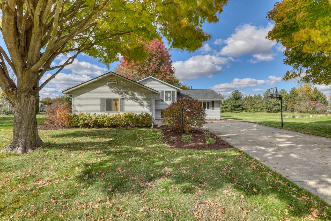 W355N5745 Lisbon Rd, Oconomowoc, WI 53066