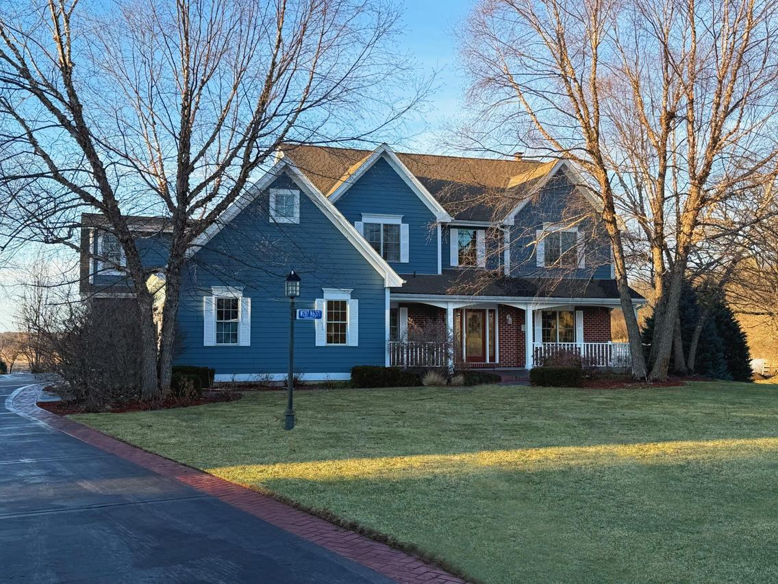 W287N6371 Broadwing Ct, Merton, WI 53029
