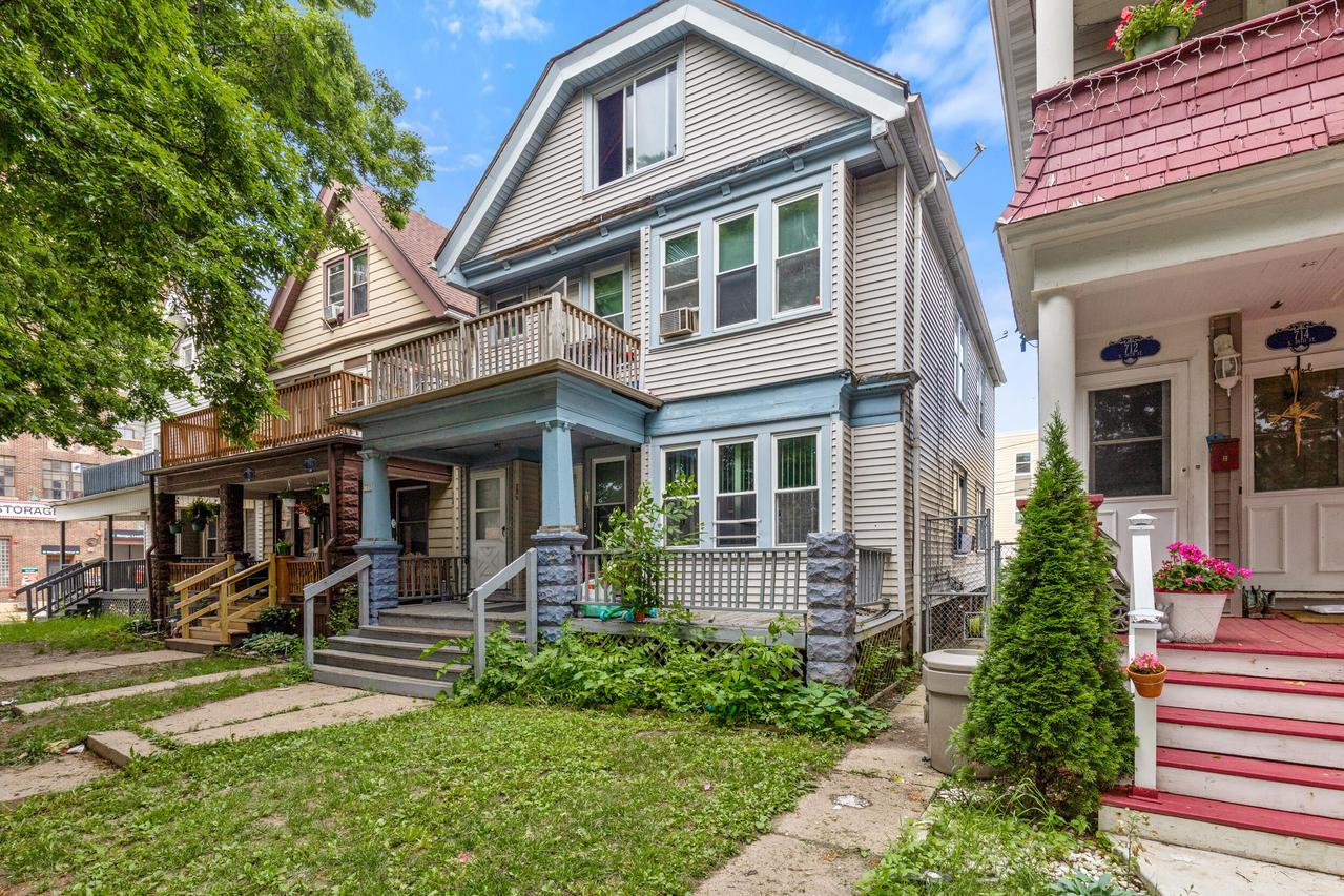 708 S 36th St #710, Milwaukee, WI 53215