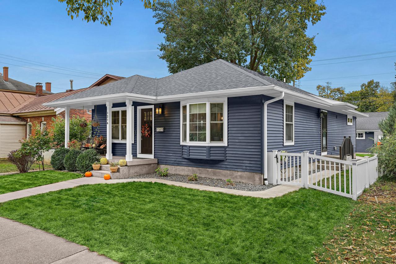 1216 7th St, La Crosse, WI 54601