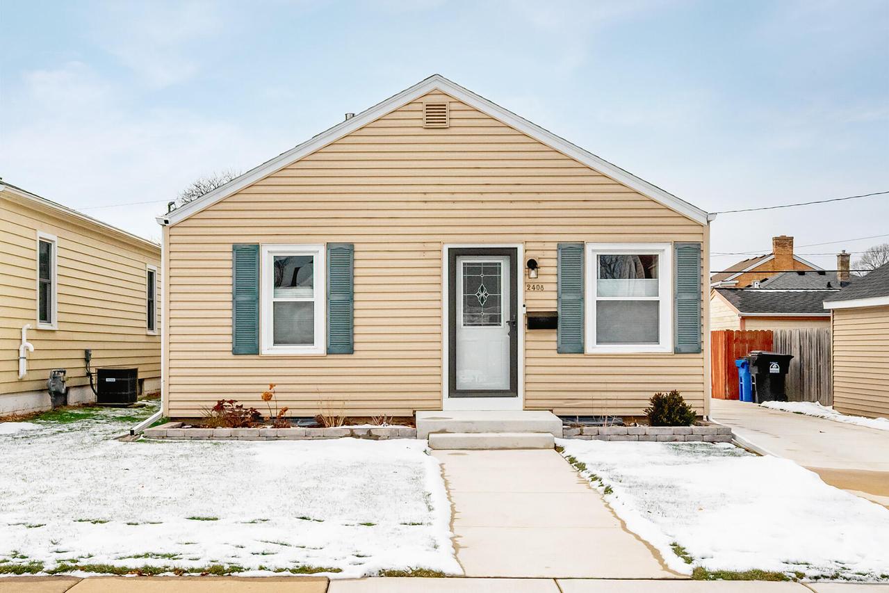 2408 Kearney Ave, Racine, WI 53403