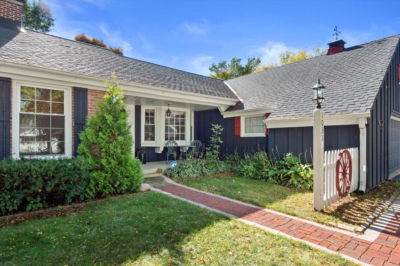 1031 W Bender Rd, Glendale, WI 53217