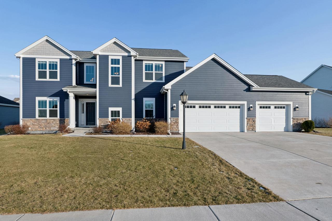 W139N6328 Bridal Wreath Ln, Menomonee Falls, WI 53051