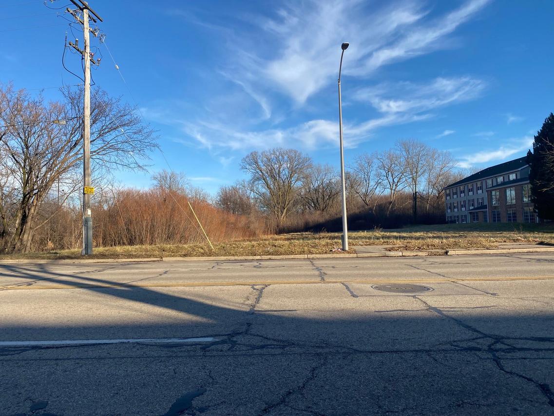 6154 S 13th St, Milwaukee, WI 53221