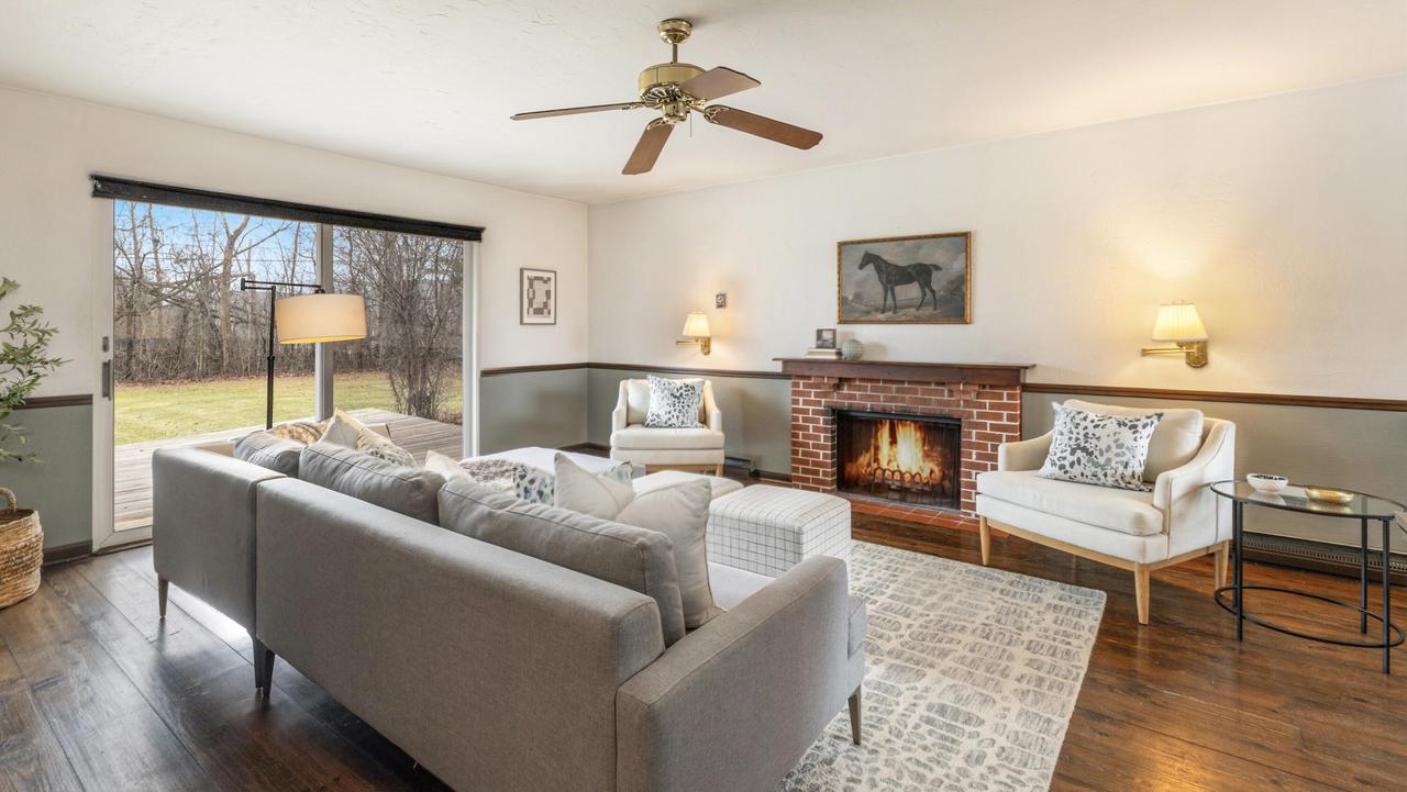 1445 W Heather Ln, River Hills, WI 53217