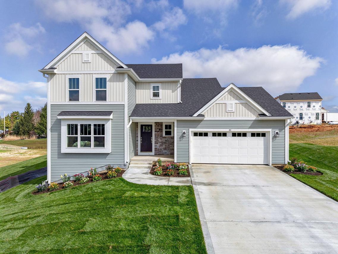 38 Copper Trails Rd, Hartford, WI 53027