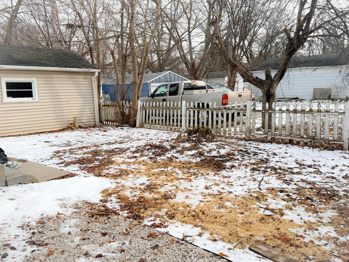 3207 W Oriole Dr, Milwaukee, WI 53209