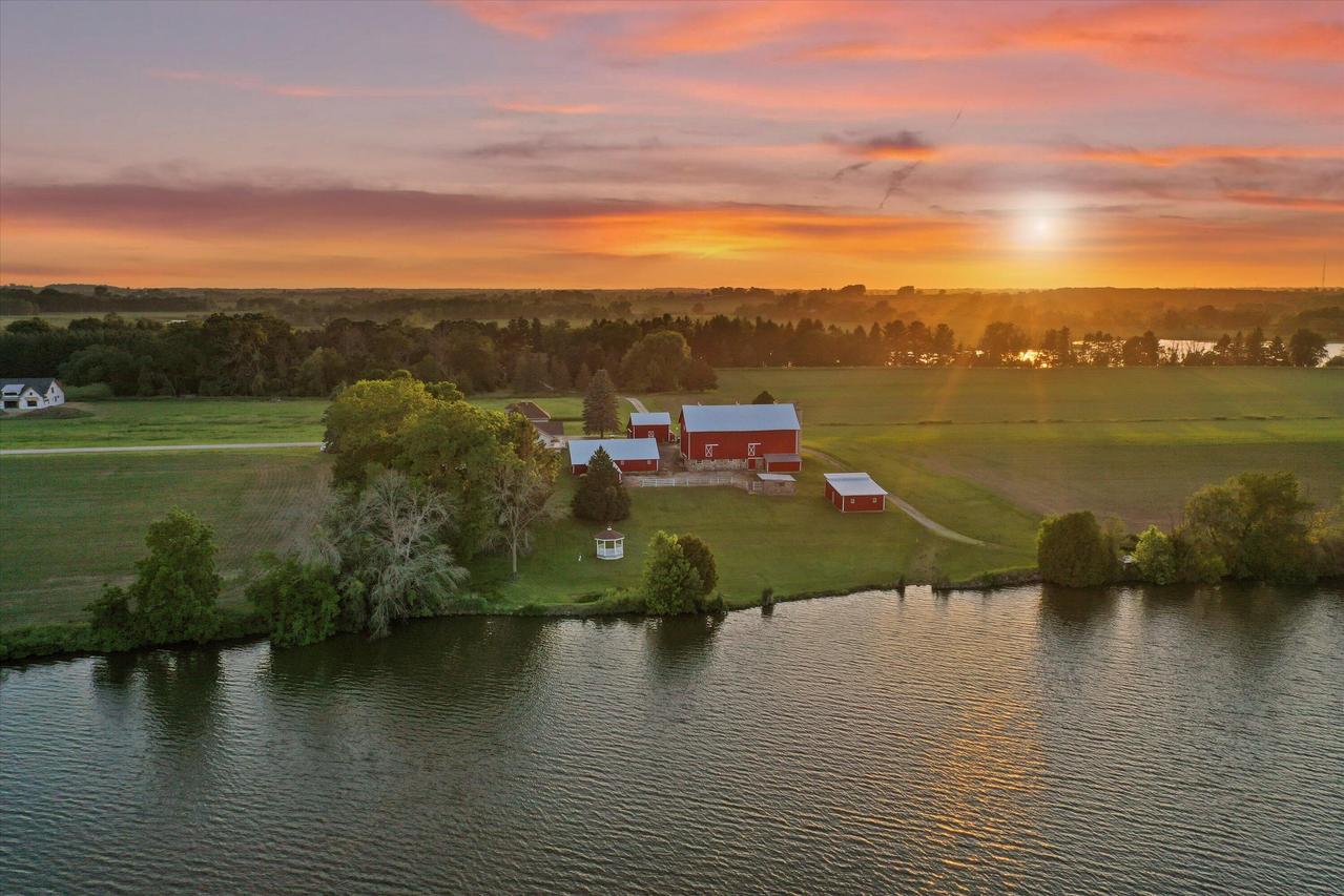 N4554 Lakeview Rd, Hustisford, WI 53034