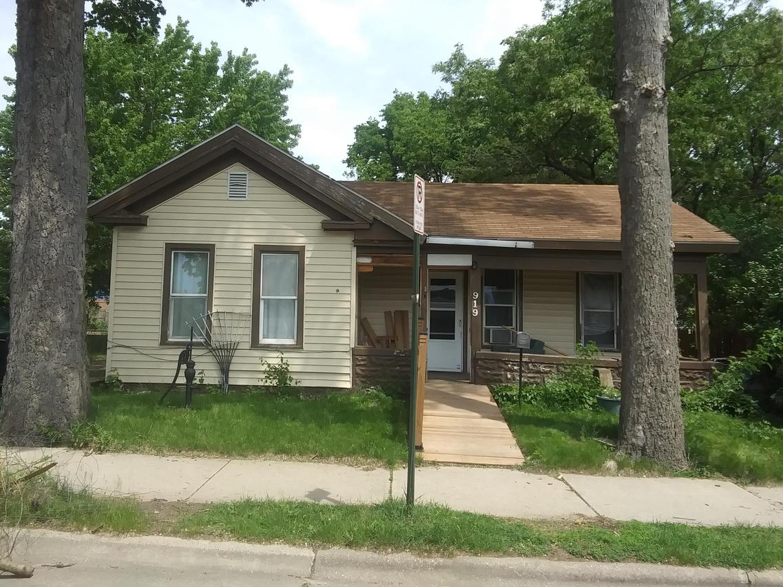 919 St Cloud St, La Crosse, WI 54603