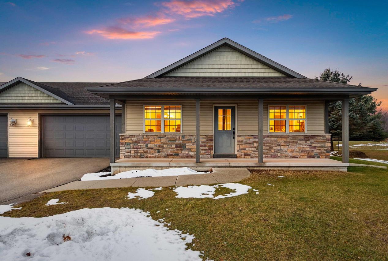 3006 S 19th St, Manitowoc, WI 54220