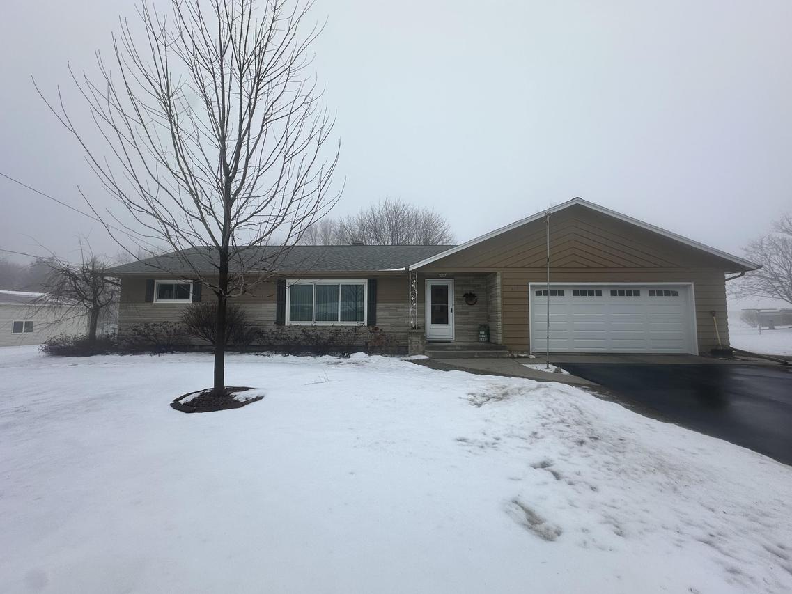 411 S 4th Ave, Saint Nazianz, WI 54232