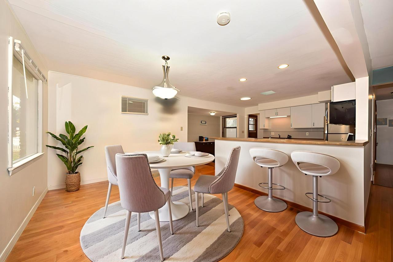 5607 N Argyle Ave, Glendale, WI 53209