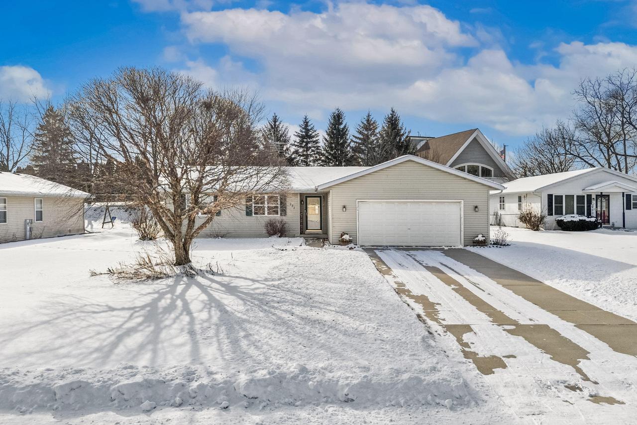 131 Emily Ct, Darien, WI 53114