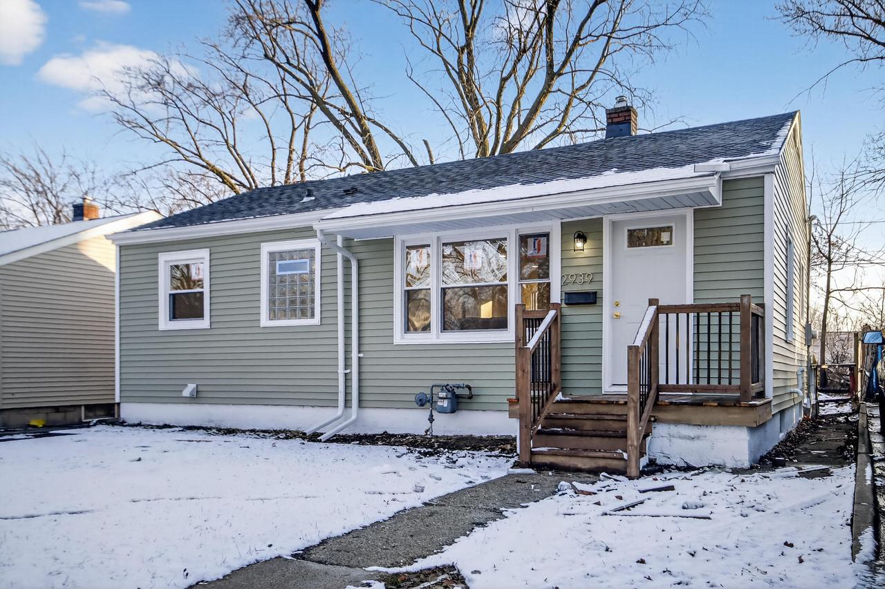 2939 W Carmen Ave, Milwaukee, WI 53209