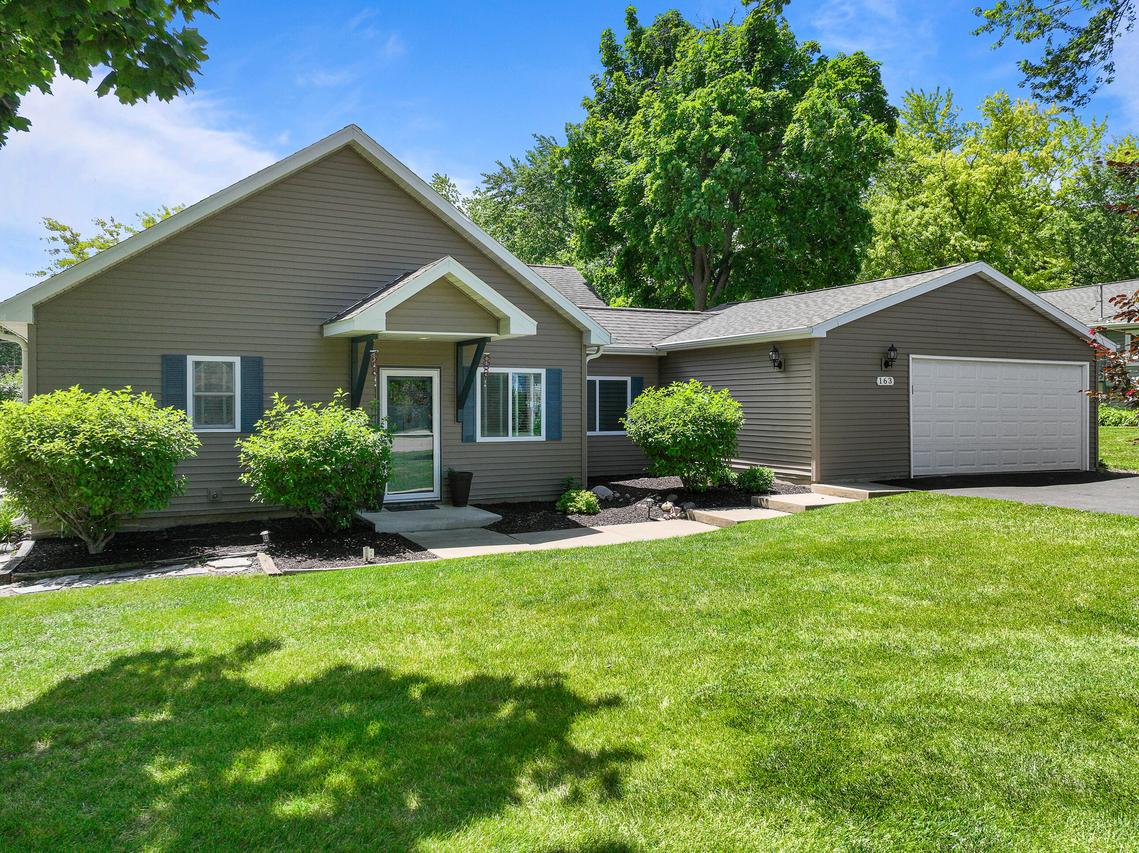 163 Fontana Ave, Fontana, WI 53125