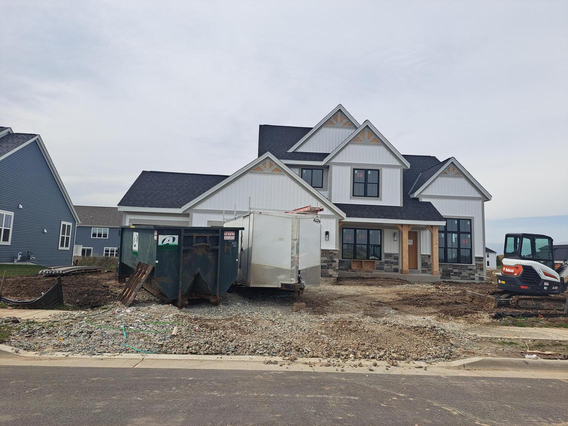 1750 Whalen Dr, Oconomowoc, WI 53066