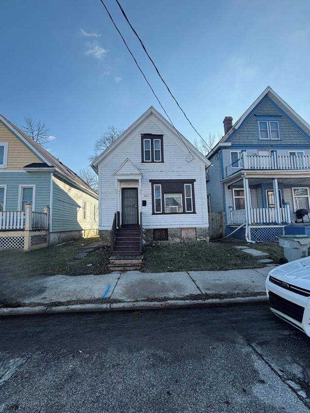 1319 W Groeling Ave, Milwaukee, WI 53206