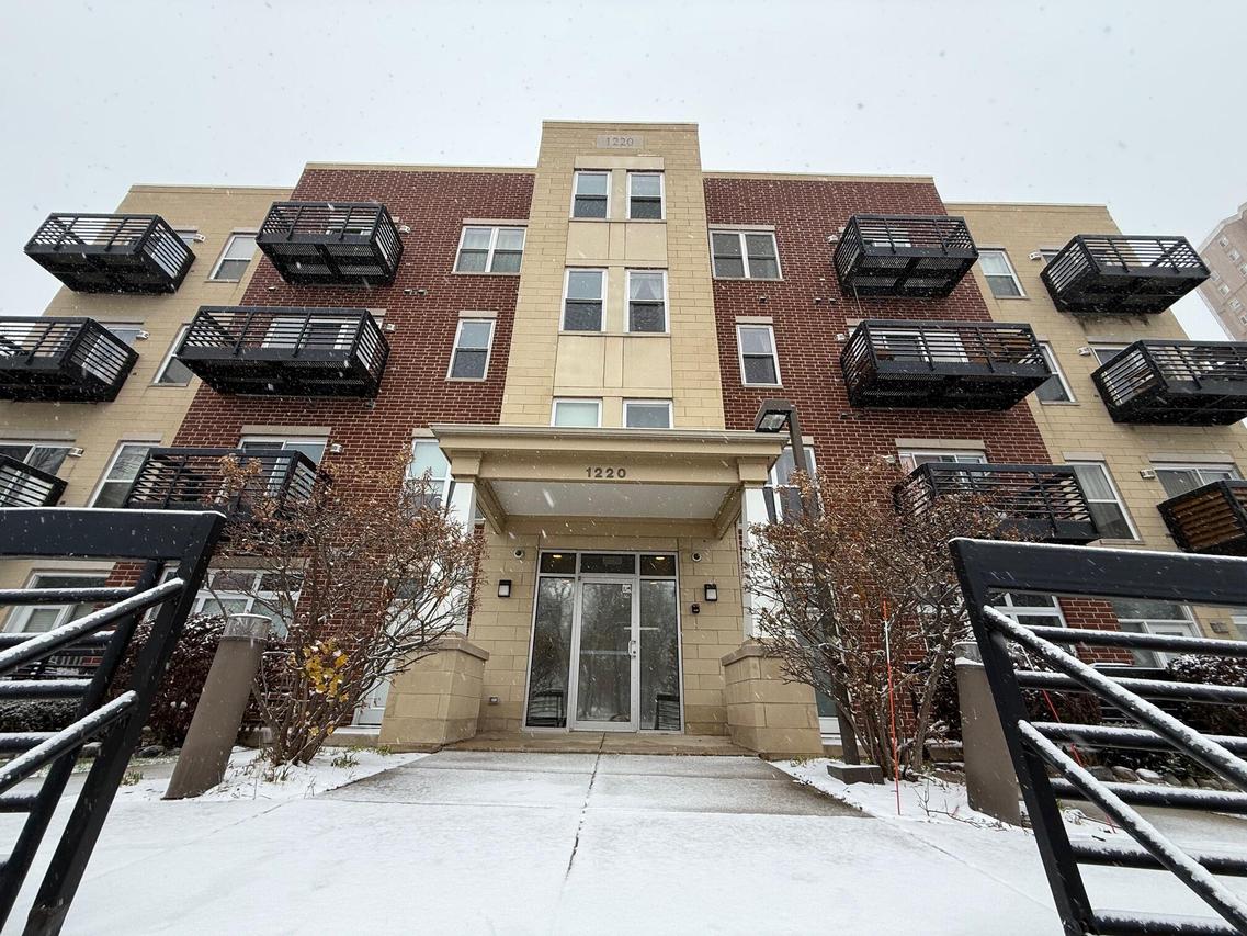 1220 E Locust St #108, Milwaukee, WI 53212