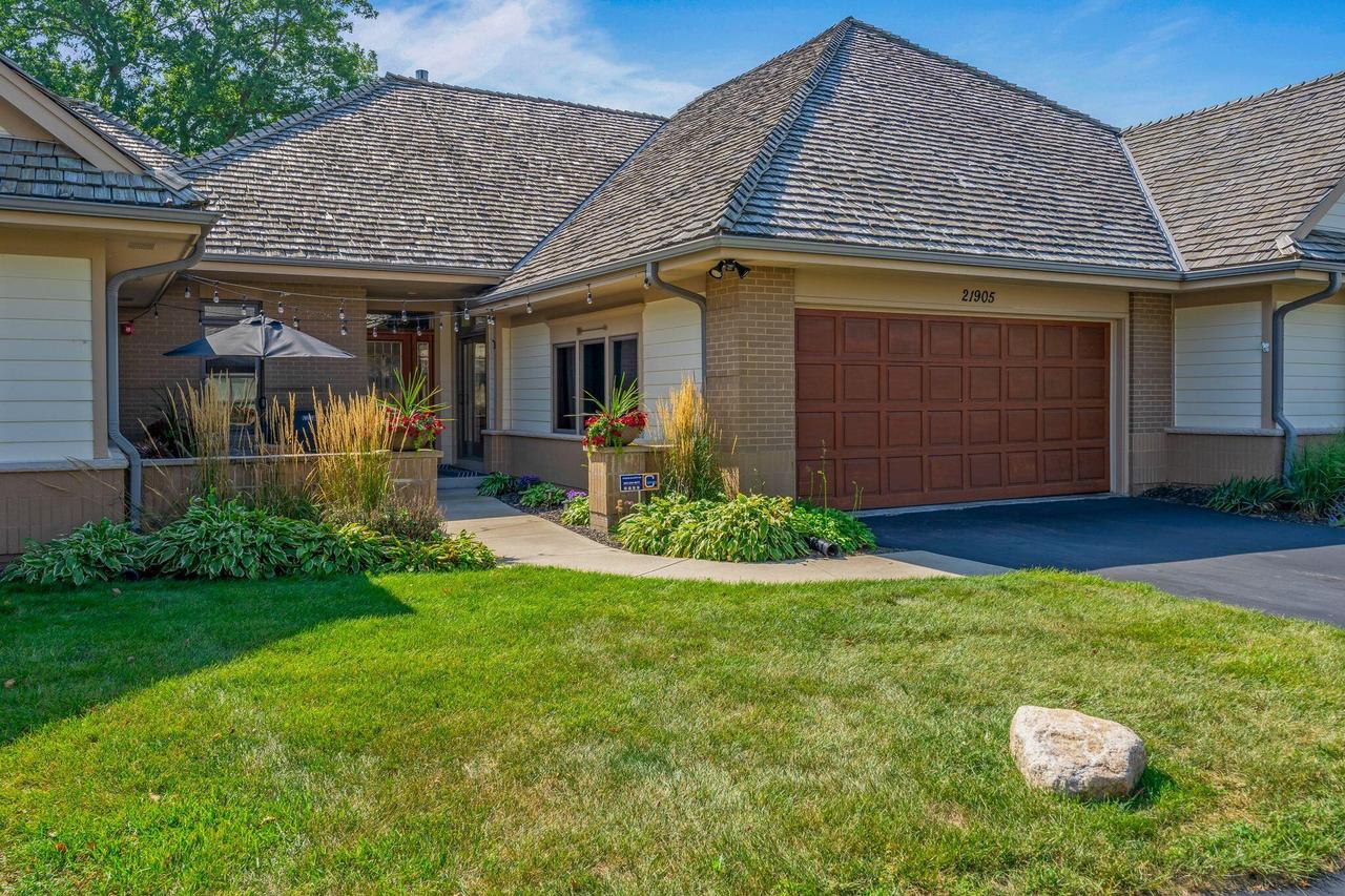 21905 W North Ave, Brookfield, WI 53045