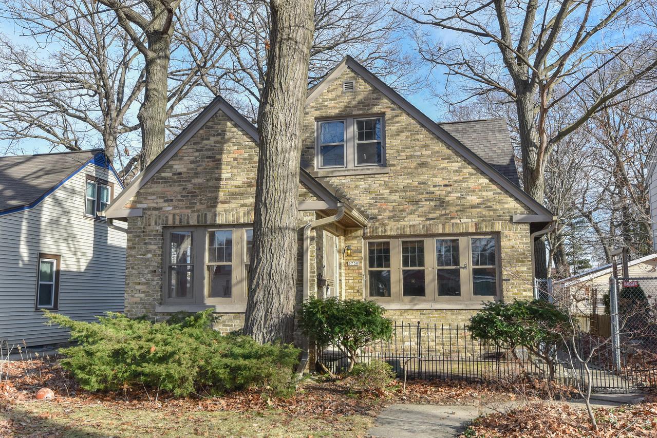 5730 N 35th St, Milwaukee, WI 53209