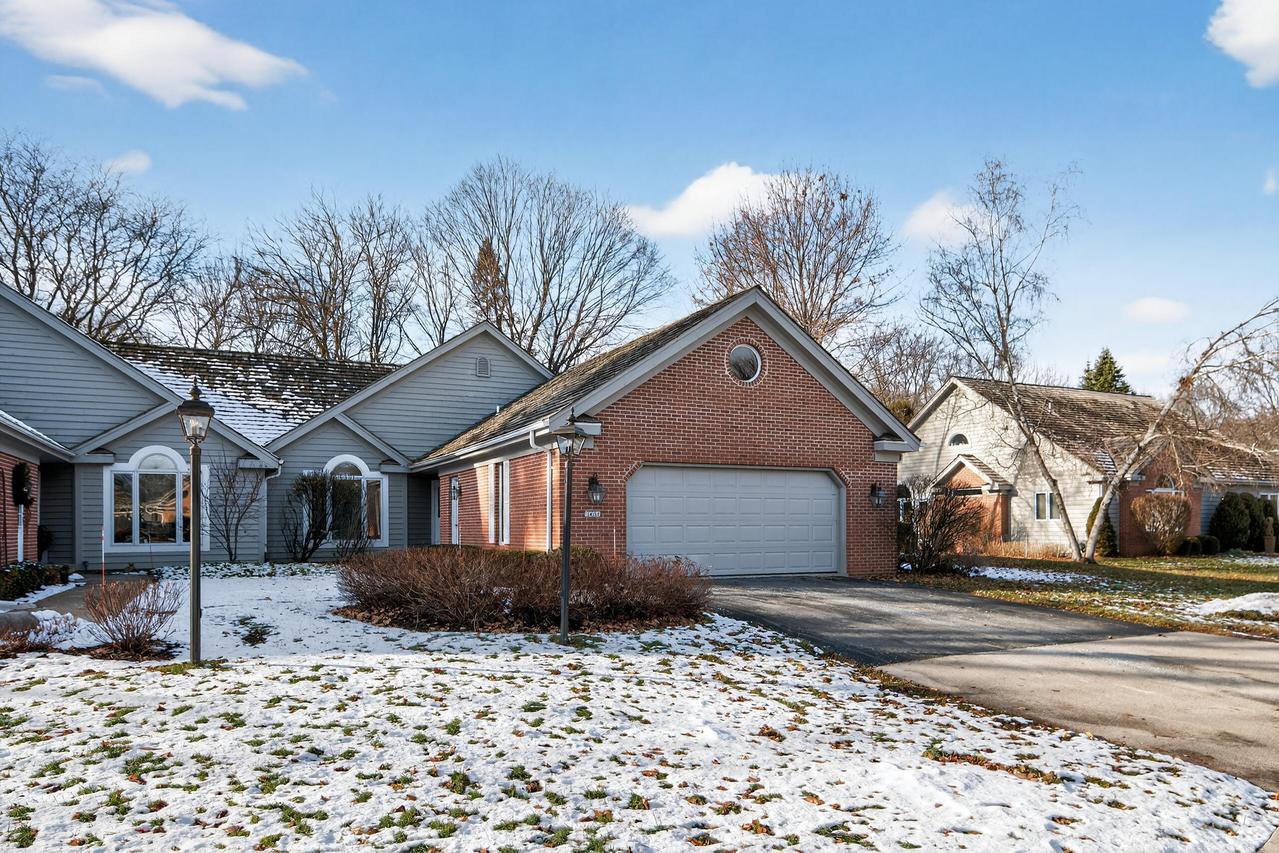2415 Walnut Grove #B, Brookfield, WI 53005