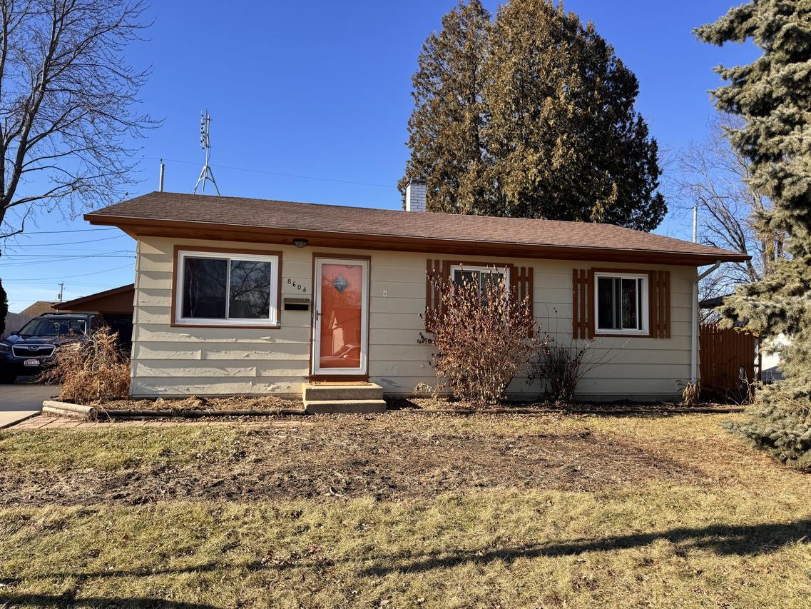 8604 20th Ave, Kenosha, WI 53143